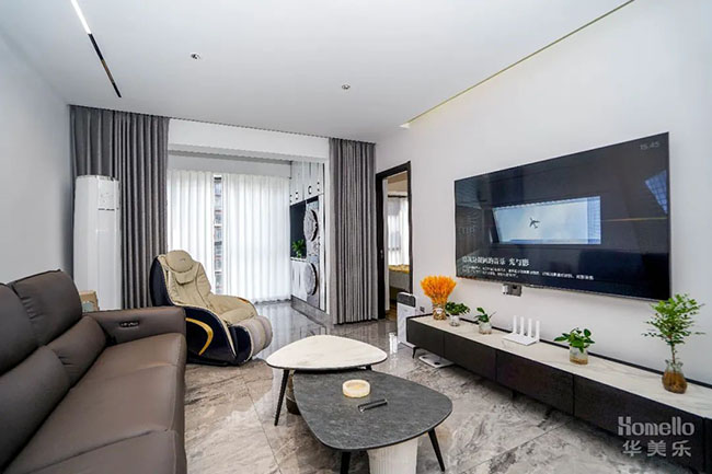 打造室內(nèi)陽臺形成大橫廳，讓80㎡三居室擁有寬敞舒適的生活空間